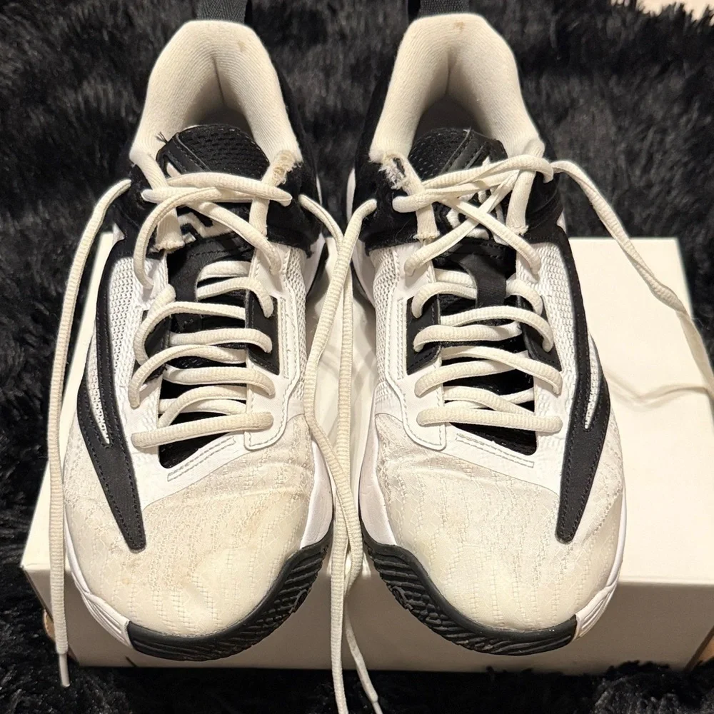 Nike Black and White Sneakers
